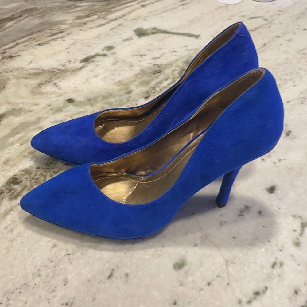 BCBG heels